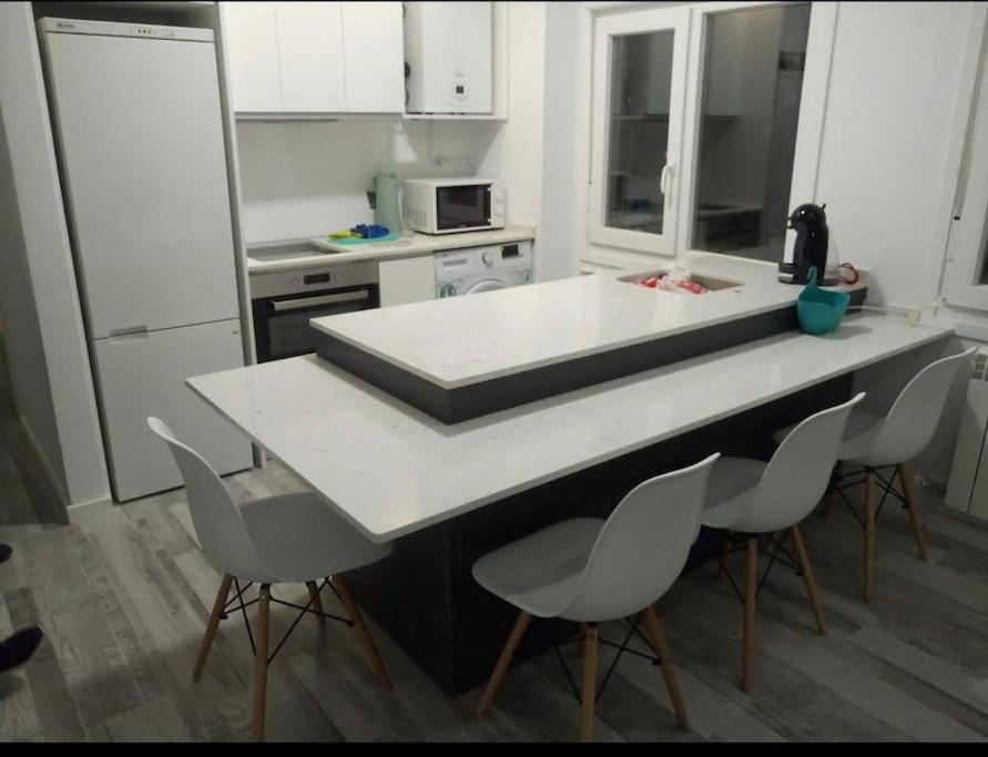 Apartamento Turquesa Zaragoza Ngoại thất bức ảnh